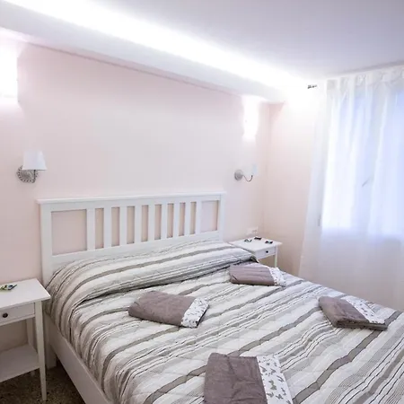 Rialto Bridge Apartment *