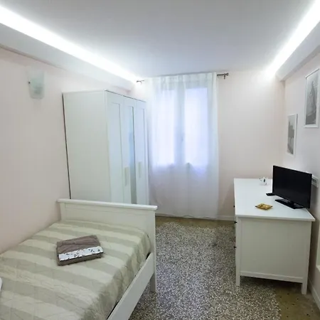 Rialto Bridge Apartman *
